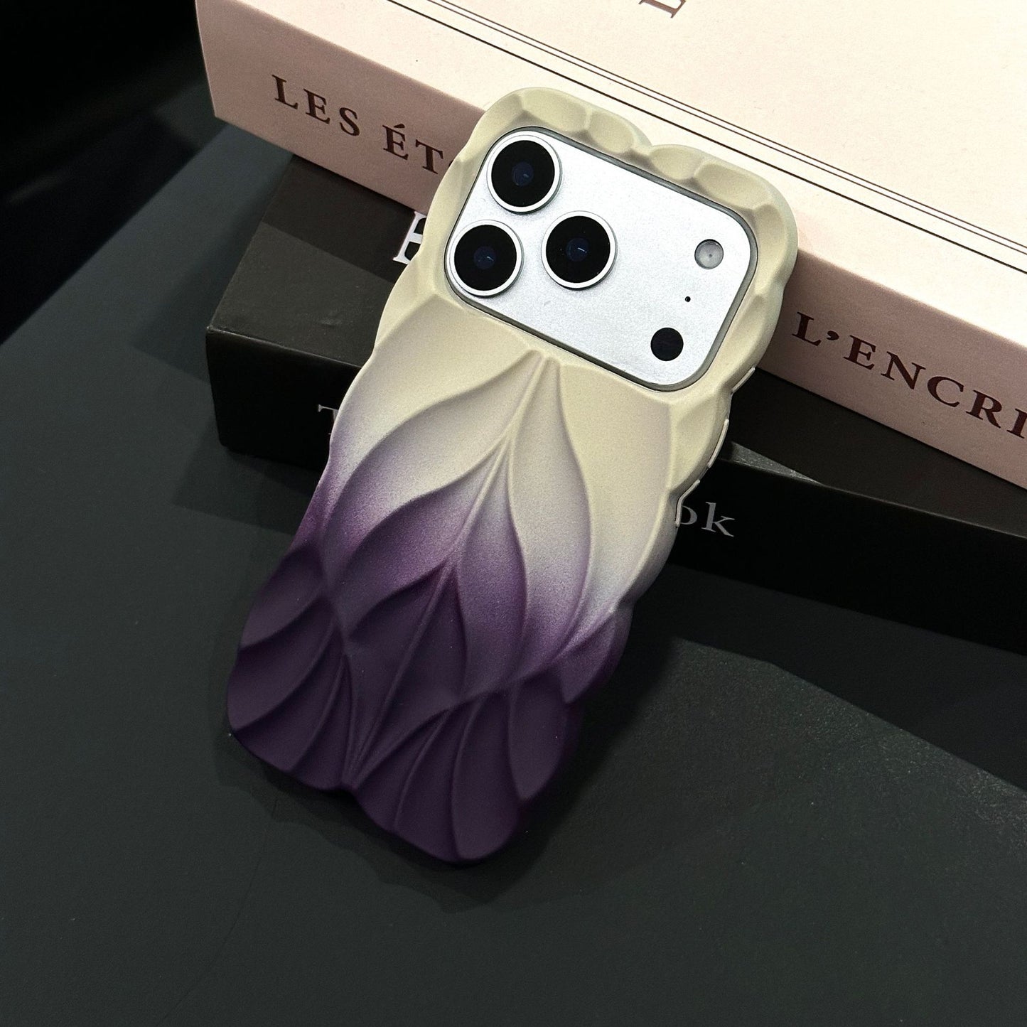 Luxury Electroplated Gradient Leaf Case with Striped Texture for iPhone 17 Pro Max